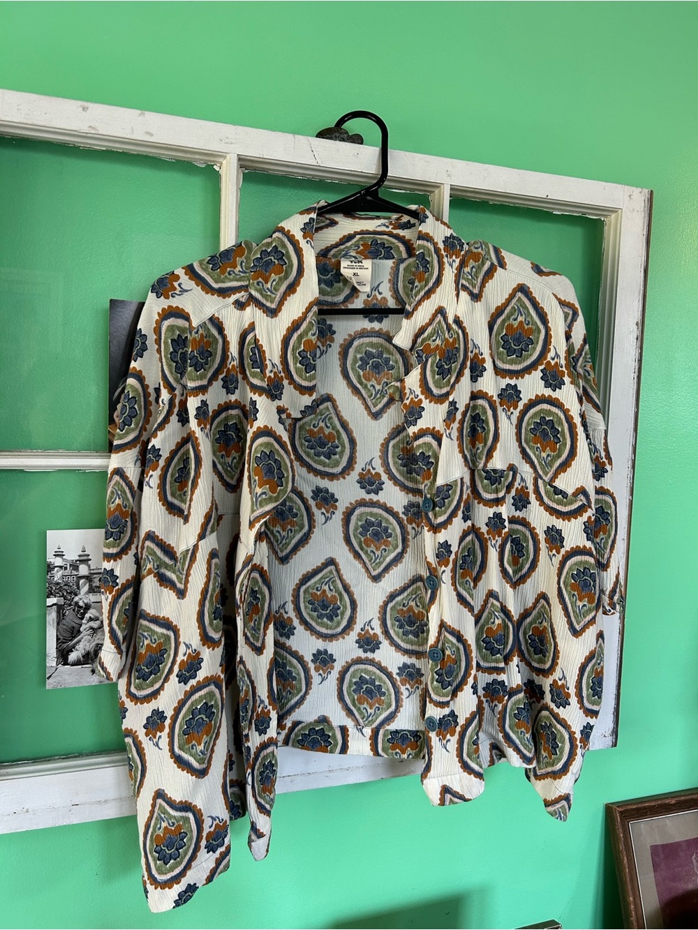 Lucy & Yak cream short sleeved paisley button down shirt